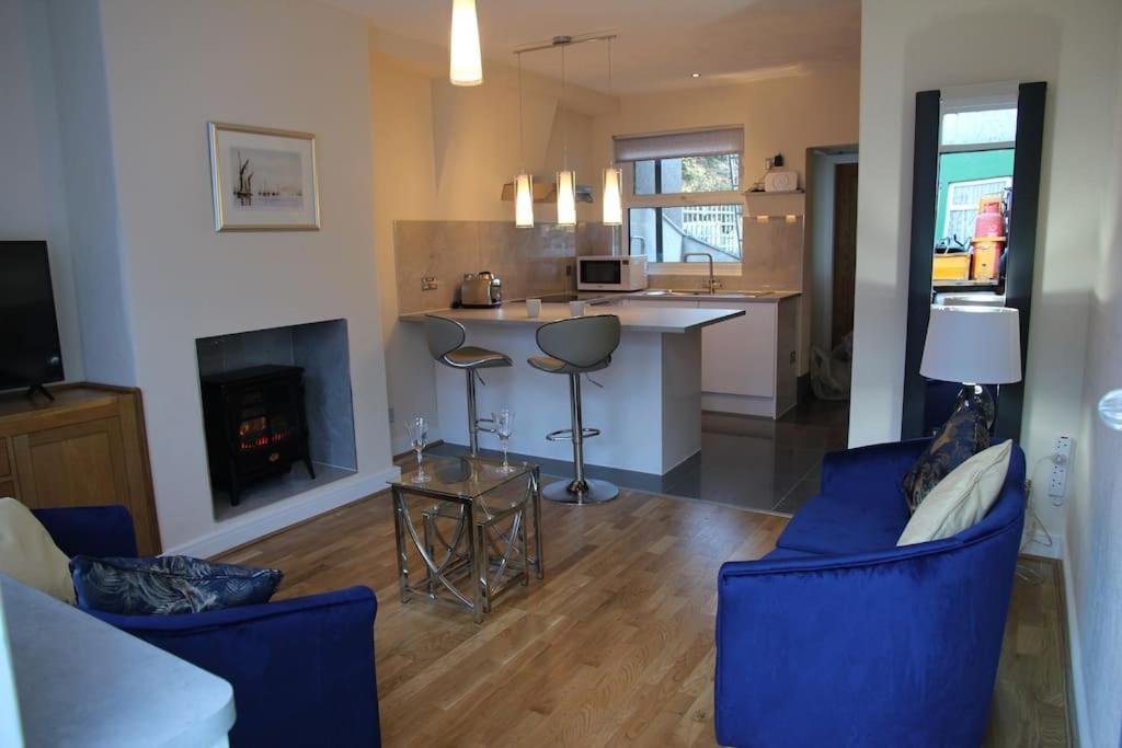 Charming Mid Terrace Cottage Conwy Exterior photo